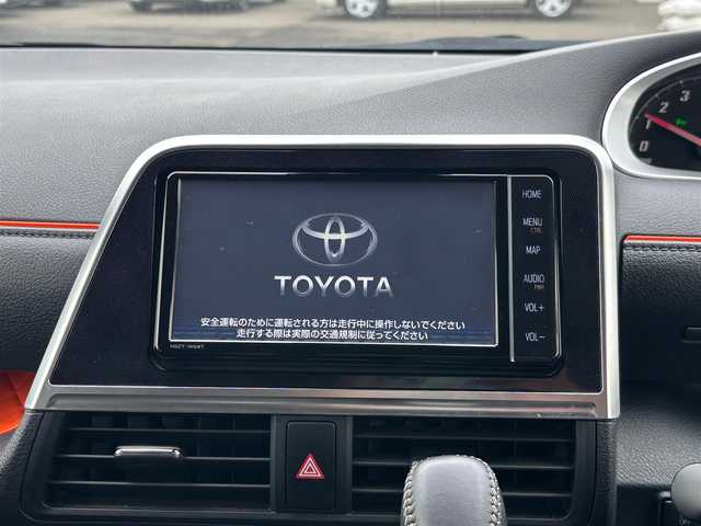 トヨタ シエンタ G クエロ 宮城県 2020(令2)年 2.6万km センシュアルレッドマイカ パノラミックビュー対応ナビレディパッケージ/・パノラミックビューモニター/・ステアリングスイッチ/・ドアミラーヒーター/＝＝＝/セーフティセンス/・プリクラッシュセーフティ/・レーンディパーチャーアラート/・オートマチックハイビーム/・先行車発進告知機能/インテリジェントクリアランスソナー/純正ナビ（NSZT-W68T）ナビSDカード無/・CD/DVD/・Bluetooth/・フルセグTV/ビルトインETC2.0/ドライブレコーダー（前後）/両側パワースライドドア/ハーフレザーシート/革巻きステアリング/LEDヘッドランプ/フォグランプ/オートライト/スマートキー＆プッシュスタート/電動格納ミラー/フロアマット/ドアバイザー/Wエアバッグ