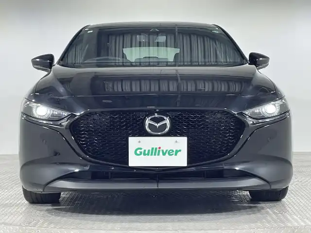 マツダ マツダ３ファストバック 20S プロアクティブ ツーリングS 神奈川県 2020(令2)年 3.2万km ジェットブラックマイカ i-ACTIVSENSE/・スマート・ブレーキ・サポート/・AT誤発進抑制制御（前進時・後退時）/・車線逸脱警報システム/・レーンキープ・アシスト・システム/・マツダ・レーダー・クルーズ・コントロール（全車速追従機能付き）/・アダプティブ・LED・ヘッドライト/・ドライバー・アテンション・アラート/・ブラインド・スポット・モニタリング/純正メーカーナビ/・BT/フルセグTV/HDMI/USB/CD/DVD/AM/FN/３６０ビューモニター/ビルトインETC/パワーシート(D)/メモリシート(D)/シートヒーター(D/N)/電動サイドブレーキ/・オートブレーキホールド/革巻きステアリング/・ステアリングスイッチ/・パドルシフト/・Autoライト/・ステアリングヒーター/アイドリングストップ機能/SOSボタン/SPRT/ECOモード/コーナーセンサー/LEDヘッドライト/電動格納ミラー/・ウィンカーミラー/純正フロアマット/純正アルミホイール