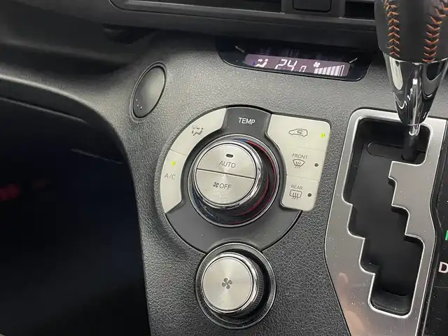 トヨタ シエンタ G クエロ 滋賀県 2017(平29)年 5.8万km ホワイトパールクリスタルシャイン 社外ナビ/・CD・DVD・Bluetooth・フルセグTV/バックカメラ/ETC/前方ドライブレコーダー/両側パワースライドドア/モデリスタエアロ/ハーフレザーシート/オートライト/LEDヘッドライト/プッシュスタート/スマートキー