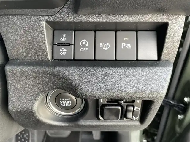 スズキ ジムニー XC 三重県 2024(令6)年 0.2万km ジャングルグリーン 登録時1315km/ワンオーナー/4WD/禁煙車/社外ディスプレイオーディオ/（AM/FM/Bluetooth/AppleCarPlay）/バックカメラ/シートヒーター/クルーズコントロール/ドラレコ/背面タイヤ/衝突軽減システム/レーンキープアシスト/コーナーセンサー/アイドリングストップ/プッシュスタート/純正アルミ/スペアキー