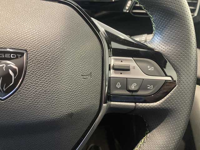 プジョー プジョー ４０８ GT 熊本県 2023(令5)年 1.7万km 青Ｍ ・ワンオーナー/・スマートキー/・プッシュスタート/・レーンキープアシスト/・パーキングセンサー/・リアクロストラフィックアラート/・アクティブセーフティブレーキ/・道路標識認識/・ドライバーアテンションアラート/・クルーズコントロール(追従式)/・ハーフレザーシート/・前席パワーシート/・前席シートヒーター /・純正メモリナビ/　【Bluetooth・USB・AppleCarPlay・AndroidAuto】/・全方位カメラ/・ETC/・ドライブレコーダー(前後録画)/・LEDヘッドランプ/・純正マット/・保証書/取説