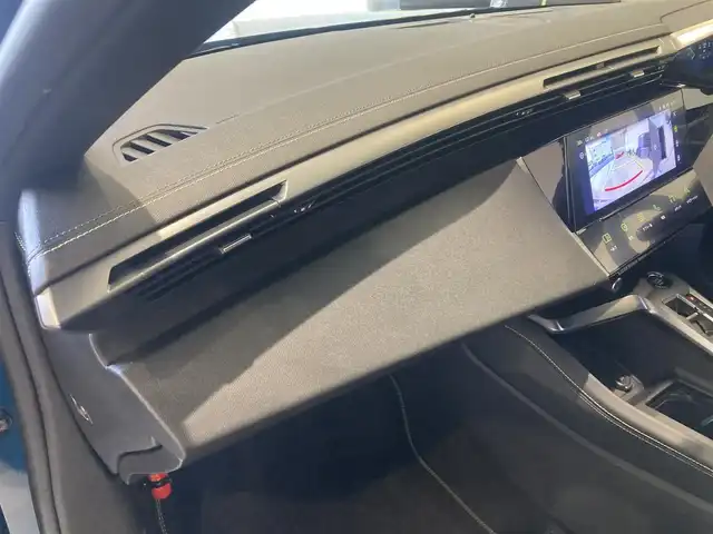 プジョー プジョー ４０８ GT 熊本県 2023(令5)年 1.7万km 青Ｍ ・ワンオーナー/・スマートキー/・プッシュスタート/・レーンキープアシスト/・パーキングセンサー/・リアクロストラフィックアラート/・アクティブセーフティブレーキ/・道路標識認識/・ドライバーアテンションアラート/・クルーズコントロール(追従式)/・ハーフレザーシート/・前席パワーシート/・前席シートヒーター /・純正メモリナビ/　【Bluetooth・USB・AppleCarPlay・AndroidAuto】/・全方位カメラ/・ETC/・ドライブレコーダー(前後録画)/・LEDヘッドランプ/・純正マット/・保証書/取説