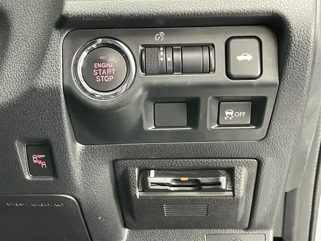 スバル ＷＲＸ Ｓ４ 2．0GT‐S アイサイト 愛知県 2018(平30)年 9.3万km アイスシルバーメタリック 社外８型ナビ　バックカメラ　シートヒーター　ＢＳＭ　ハーフレザー　パワーシート　衝突軽減　追従クルコン　パドルシフト　ＥＴＣ　ＬＥＤオートライト　純正フロアマット　フルセグＴＶ　ＢＴ　ＤＶＤ　禁煙車