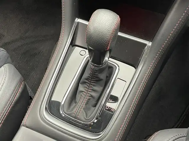 スバル ＷＲＸ Ｓ４ 2．0GT‐S アイサイト 愛知県 2018(平30)年 9.3万km アイスシルバーメタリック 社外８型ナビ　バックカメラ　シートヒーター　ＢＳＭ　ハーフレザー　パワーシート　衝突軽減　追従クルコン　パドルシフト　ＥＴＣ　ＬＥＤオートライト　純正フロアマット　フルセグＴＶ　ＢＴ　ＤＶＤ　禁煙車