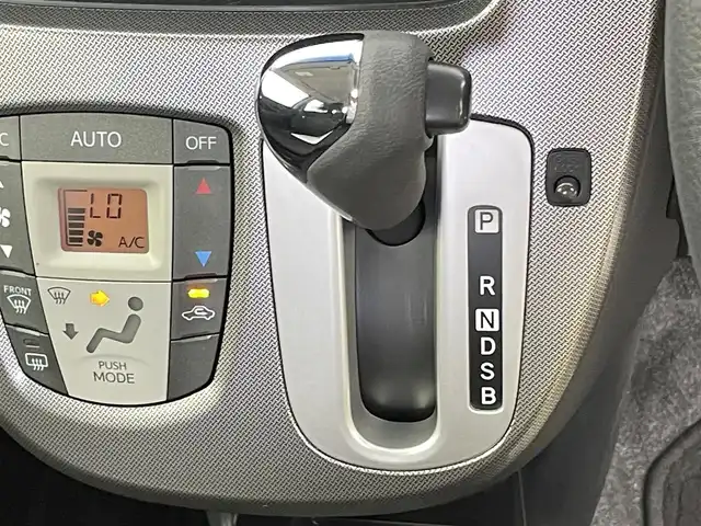 ダイハツ ムーヴ カスタム X LTD スマセレSA 千葉県 2014(平26)年 4.5万km ブライトシルバーメタリック 禁煙車/スマートアシスト/　・衝突軽減ブレーキ/　・誤発進抑制機能（前方）/　・先行発進のお知らせ/純正メモリナビ/　CD/DVD/BT/フルセグ/ETC/バックカメラ/電動格納ミラー/ドアバイザー/純正フロアマット/純正14インチアルミホイール