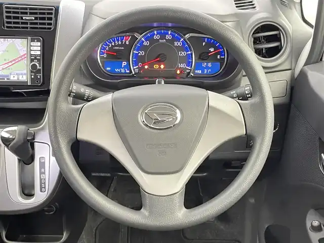 ダイハツ ムーヴ カスタム X LTD スマセレSA 千葉県 2014(平26)年 4.5万km ブライトシルバーメタリック 禁煙車/スマートアシスト/　・衝突軽減ブレーキ/　・誤発進抑制機能（前方）/　・先行発進のお知らせ/純正メモリナビ/　CD/DVD/BT/フルセグ/ETC/バックカメラ/電動格納ミラー/ドアバイザー/純正フロアマット/純正14インチアルミホイール