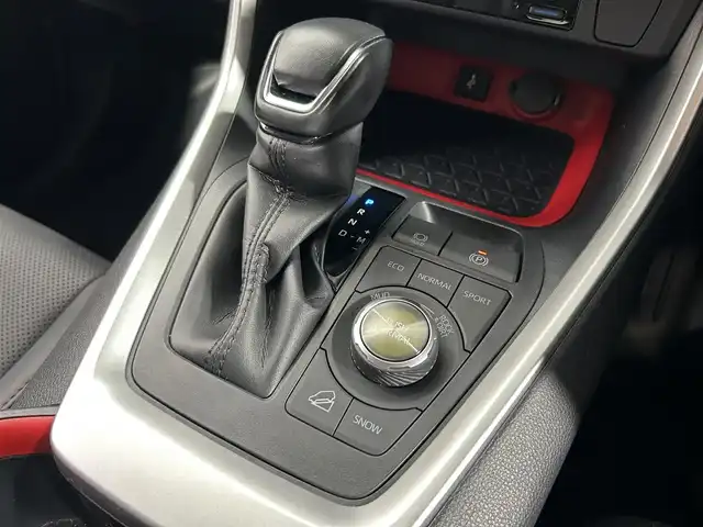 トヨタ ＲＡＶ４ アドベンチャー オフロードPKG 大阪府 2022(令4)年 2.4万km グレーメタリック 純正ディスプレイオーディオ　ナビ　全周囲カメラ　BT フルセグTV トヨタセーフティーセンス　レーダークルーズコントロール　前後ドライブレコーダー　シートヒーター　エアーシート　パワーシート　ハンドルヒーター　BSM　オートライト　LEDヘッドライト