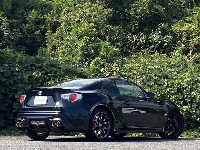 トヨタ ８６ GT 大分県 2012(平24)年 9.4万km クリスタルブラックシリカ TRDフルエアロ/TRDマフラー/社外18インチアルミホイール/純正オーディオ/スマートキー/エンジンプッシュスタート/純正HIDヘッドライト/オートライトコントロール