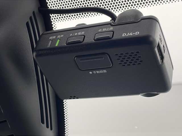 日産 セレナ e－パワー ハイウェイスター V 千葉県 2018(平30)年 7万km ブリリアントホワイトパール 純正9インチナビ/フルセグ BT CD DVD USB/全方位カメラ/純正フリップダウンモニター/プロパイロット/レーダークルーズコントロール/衝突軽減ブレーキ/レーンキープアシスト/両側パワースライドドア/デジタルインナーミラー/ステアリングスイッチ/ステアリングヒーター/前席シートヒーター/コーナーセンサー/純正フロアマット/純正アルミホイール/LEDヘッドライト/オートライト/プッシュスタート/スマートキー