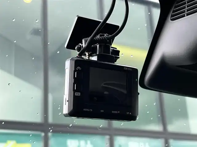 スズキ ソリオ バンディット HV MV 奈良県 2022(令4)年 2.5万km ピュアホワイトP 社外ナビ（AVIC-RL812）/（フルセグ／ＢＴ／ＣＤ／ＤＶＤ）/レーダークルーズコントロール/アラウンドビューモニター/後方コーナーセンサー/衝突軽減システム/レーンキープアシスト/両側パワースライドドア/前席シートヒーター/ヘッドアップディスプレイ/後席サンシェード/前後ドライブレコーダー（ZDR016）/ETC/純正15インチAW/スペアキーX1