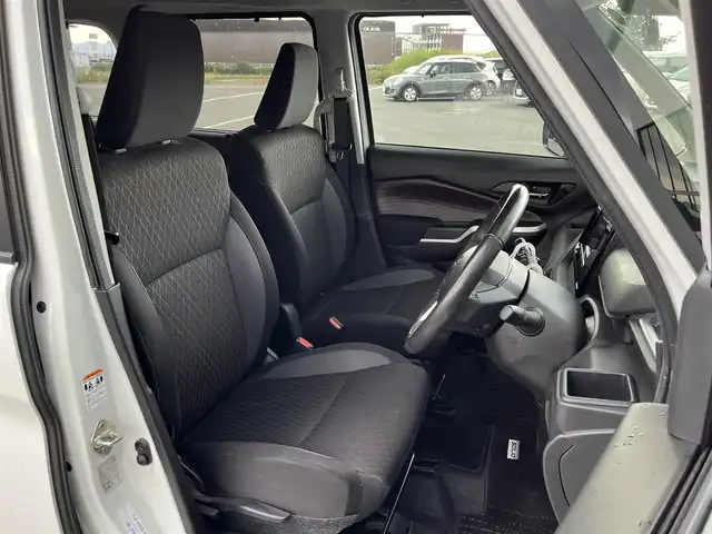 スズキ ソリオ バンディット HV MV 奈良県 2022(令4)年 2.5万km ピュアホワイトP 社外ナビ（AVIC-RL812）/（フルセグ／ＢＴ／ＣＤ／ＤＶＤ）/レーダークルーズコントロール/アラウンドビューモニター/後方コーナーセンサー/衝突軽減システム/レーンキープアシスト/両側パワースライドドア/前席シートヒーター/ヘッドアップディスプレイ/後席サンシェード/前後ドライブレコーダー（ZDR016）/ETC/純正15インチAW/スペアキーX1