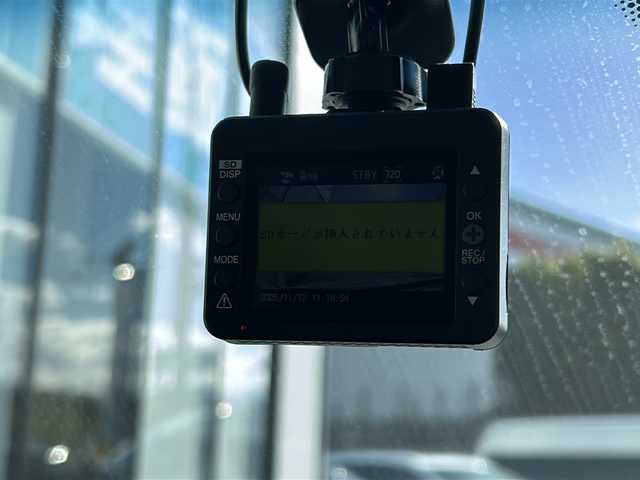 ホンダ ヴェゼル ハイブリッド Z ホンダセンシング 山形県 2018(平30)年 8.2万km プラチナホワイトパール 禁煙車/ホンダセンシング/クルーズコントロール/レーンキープアシスト/横滑り防止装置/前後ドライブレコーダー/純正ナビ/（Bluetooth/AM/FM/USB)/ステアリングスイッチ/パドルシフト/ハーフレザー/前席シートヒーター/純正フロアマット/純正ETC/スマートキー×２/オートLEDヘッドライト/電動格納ミラー/ドアバイザー