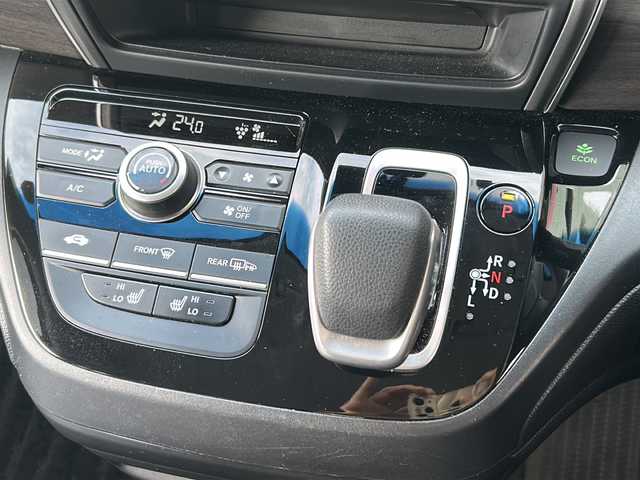 ホンダ フリード ハイブリット G ホンダセンシング 広島県 2020(令2)年 6.2万km ミッドナイトブルービームM 禁煙車/ワンオーナー/ホンダセンシング/・衝突軽減ブレーキ〈CMBS〉/・誤発進抑制機能/・ACC〈アダプティブ・クルーズ・コントロール〉/・LKAS〈車線維持支援システム〉/・行者事故低減ステアリング/・路外逸脱抑制機能/・先行車発進お知らせ機能/・標識認識機能/Cパッケージ/Sパッケージ/・本革巻ステアリングホイール/・コンビシート&専用インテリア/・15インチアルミホイール/・シートバックアッパーポケット/コンフォートビューパッケージ/純正９型ナビ(VXM-207VFNi)/・フルセグTV/CD/DVD/Bluetooth/SD/バックカメラ/両側パワースライドドア/ステアリングスイッチ/オートライト/LEDヘッドライト＋アクティブコーナリングライト/ハーフレザー/シートヒーター/スマートキー/プッシュスタート/純正ドライブレコーダー（DRH-204VD）/ETC/純正ドアバイザー/W+サイド+カーテンエアバック