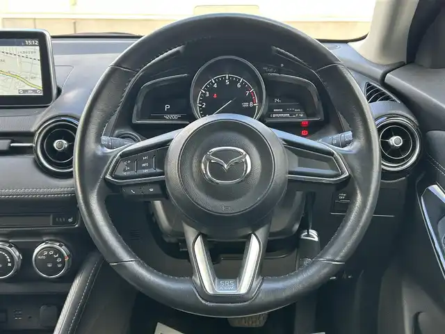 マツダ デミオ 15Sツーリング 山形県 2018(平30)年 4.3万km ソウルレッドクリスタルM ４WD/純正ナビ/FM/AM/Bluetooth/スマートシティブレーキサポート/BSMシステム/車線逸脱防止装置/横滑り防止装置/バックカメラ/AUTOライト/スペアキー/スマートキー/ダブルエアバック/冬タイヤ積載　WZ-1/取扱説明書/保証書