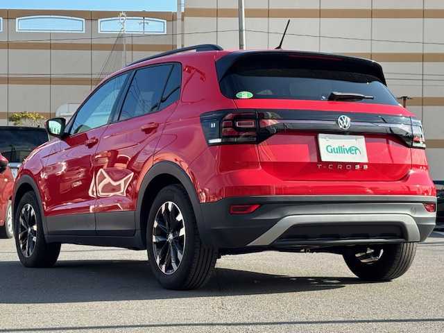 フォルクスワーゲン Ｔ－クロス TSI 1st 宮城県 2020(令2)年 4.8万km 赤 登録時走行距離47160km/純正SDナビ/CD/DVD/Bluetooth/レーンキープ/追従クルーズコントロール/置くだけ充電/ETC/バックカメラ/ステアリングリモコン/アイドリングストップ/コーナーセンサー/LEDヘッドライト/電動格納ミラー/衝突軽減ブレーキ/ルーフレール