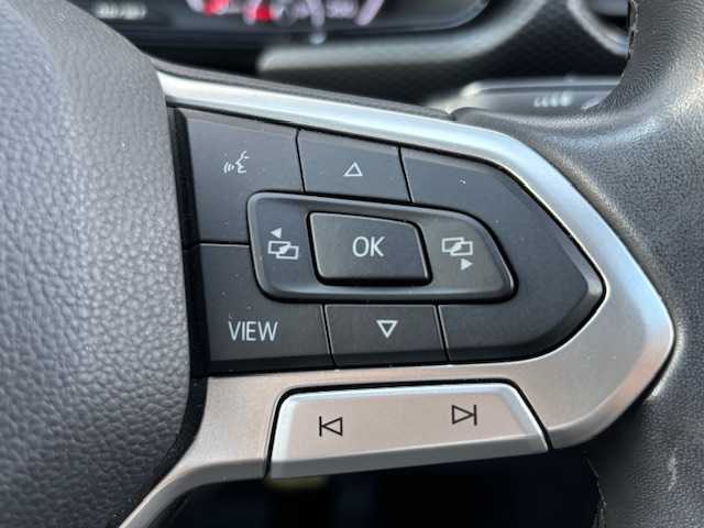 フォルクスワーゲン Ｔ－クロス TSI 1st 宮城県 2020(令2)年 4.8万km 赤 登録時走行距離47160km/純正SDナビ/CD/DVD/Bluetooth/レーンキープ/追従クルーズコントロール/置くだけ充電/ETC/バックカメラ/ステアリングリモコン/アイドリングストップ/コーナーセンサー/LEDヘッドライト/電動格納ミラー/衝突軽減ブレーキ/ルーフレール