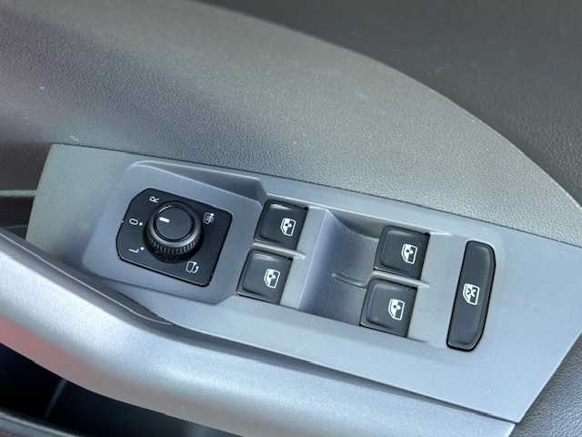 フォルクスワーゲン Ｔ－クロス TSI 1st 宮城県 2020(令2)年 4.8万km 赤 登録時走行距離47160km/純正SDナビ/CD/DVD/Bluetooth/レーンキープ/追従クルーズコントロール/置くだけ充電/ETC/バックカメラ/ステアリングリモコン/アイドリングストップ/コーナーセンサー/LEDヘッドライト/電動格納ミラー/衝突軽減ブレーキ/ルーフレール