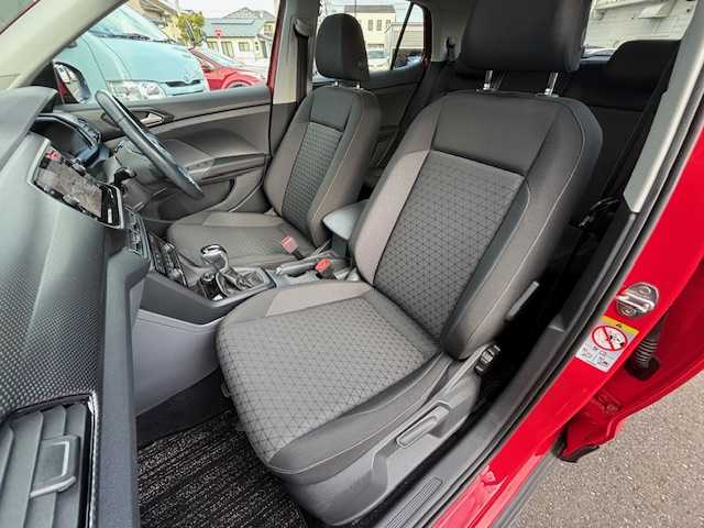 フォルクスワーゲン Ｔ－クロス TSI 1st 宮城県 2020(令2)年 4.8万km 赤 登録時走行距離47160km/純正SDナビ/CD/DVD/Bluetooth/レーンキープ/追従クルーズコントロール/置くだけ充電/ETC/バックカメラ/ステアリングリモコン/アイドリングストップ/コーナーセンサー/LEDヘッドライト/電動格納ミラー/衝突軽減ブレーキ/ルーフレール