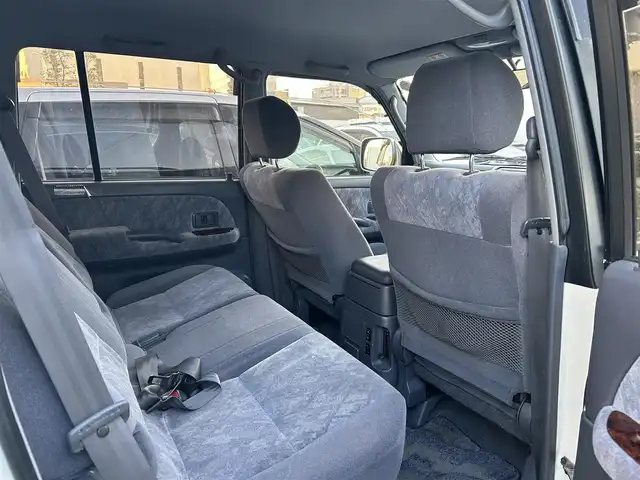 トヨタ ランドクルーザー プラド TX－LTD ワイド 福岡県 2001(平13)年 13.9万km ホワイト/シルバーM 社外ナビ【カロッツェリア　AVIC-MRZ09】　/　フルセグＴＶ・Ｂｌｕｅｔｏｏｔｈ・ラジオ・ＣＤ　/3列シート/背面タイヤ/ドアバイザー/純正フロアマット　/電動パワーアンテナ　/ルーフレール　/純正アルミホイール　/パワーステアリング　/パワーウィンドウ/リモコンキー/スペアキー2本/運転席・助手席エアバッグ/取扱説明書