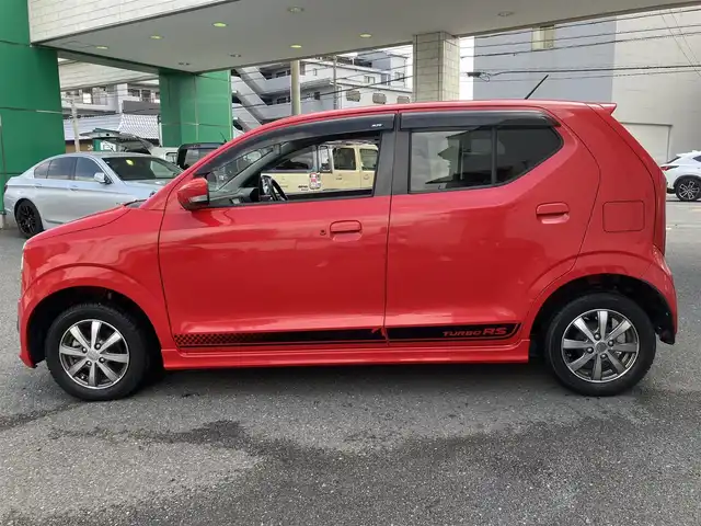 スズキ アルト ターボRS 埼玉県 2015(平27)年 4.9万km ピュアレッド 社外ナビオーディオ（Carrozzeria）/型番：AVIC-ZH0099W/（フルセグTV/BT/DVD/CD/FM/AM）/純正15インチAW付きサマータイヤあり/AW:ENKEI/タイヤ：ブリジストン POTENZA/パドルシフト/ステアリングリモコン/バックカメラ/シートヒーター/衝突被害軽減ブレーキ/アイドリングストップ/横滑り防止機能/プッシュスタート/スマートキー（スペアキーあり）/ストラットタワーバー/KYBショックアブソーバー/フォグライト/ドアバイザー/電動格納ミラー/車両・ナビ取説あり