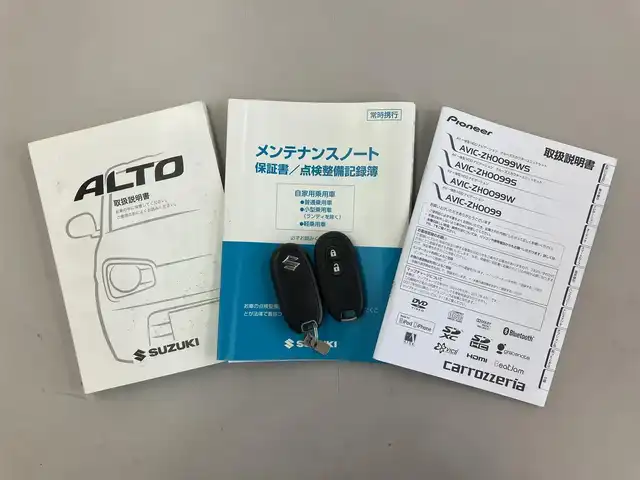 スズキ アルト ターボRS 埼玉県 2015(平27)年 4.9万km ピュアレッド 社外ナビオーディオ（Carrozzeria）/型番：AVIC-ZH0099W/（フルセグTV/BT/DVD/CD/FM/AM）/純正15インチAW付きサマータイヤあり/AW:ENKEI/タイヤ：ブリジストン POTENZA/パドルシフト/ステアリングリモコン/バックカメラ/シートヒーター/衝突被害軽減ブレーキ/アイドリングストップ/横滑り防止機能/プッシュスタート/スマートキー（スペアキーあり）/ストラットタワーバー/KYBショックアブソーバー/フォグライト/ドアバイザー/電動格納ミラー/車両・ナビ取説あり