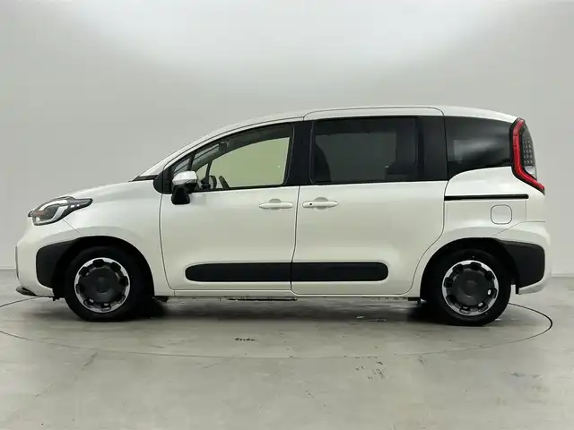 トヨタ シエンタ ハイブリッド Z 群馬県 2023(令5)年 4.9万km ホワイトパールクリスタルシャイン 10.5インチディスプレイオーディオplus/・バックカメラ/Miracast/USB/Bluetooth/フルセグTV/CD/DVDデッキ/アクセサリーコンセント（AC100V）/＝＝＝＝＝＝＝＝＝＝＝＝＝＝＝＝＝＝＝/トヨタセーフティセンス/・プリクラッシュセーフティ/・レーントレーシングアシスト/・レーンディパーチャーアラート/・レーダークルーズコントロール（全車追従機能付）/・アダブティブハイビーム/・オートマチックハイビーム/・ロードサインアシスト/・ドライバー異常時対応システム/・プロアクティブドライビングアシスト/・発進遅れ告知機能/両側パワースライドドア/純正ドライブレコーダー/ビルトインETC/ステアリングスイッチ/純正マット