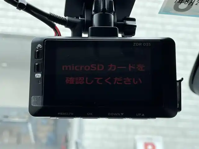 ホンダ ヴェゼル ハイブリッド e:HEV Z 群馬県 2022(令4)年 0.8万km プラチナホワイトパール 純正9インチナビ/フルセグTV・Bluetooth・USB・FM・AM/純正フルエアロ/追従走行クルーズコントロール/電動リアゲート/ハーフレザー/シートヒーター/ハンドルヒーター/前後ドライブレコーダー/ワイヤレス充電/USB（D/N席）/純正AW/ドアバイザー/純正フロアマット/ダウンヒルアシストコントロール