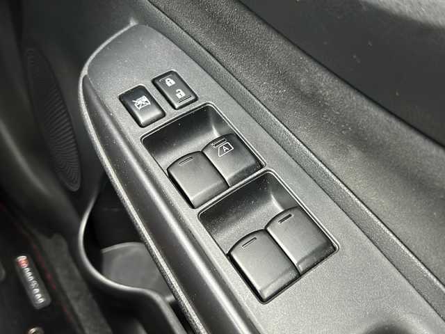日産 ノート e－パワー ニスモ 静岡県 2019(令1)年 7.2万km ブリリアントホワイトパール 安全装備/・エマージェンシーブレーキ　/・レーンキープアシスト　/・コーナーセンサー　/純正ナビ/フルセグTV/CD/DVD/Bluetooth/ラジオ/主要装備/・全方位カメラ　/・追従クルコン/・ＥＴＣ　/・デジタルインナーミラー　/・ドライブレコーダー　/・ＬＥＤヘッドライト/・フォグランプ　/・プッシュスタート/・純正マット