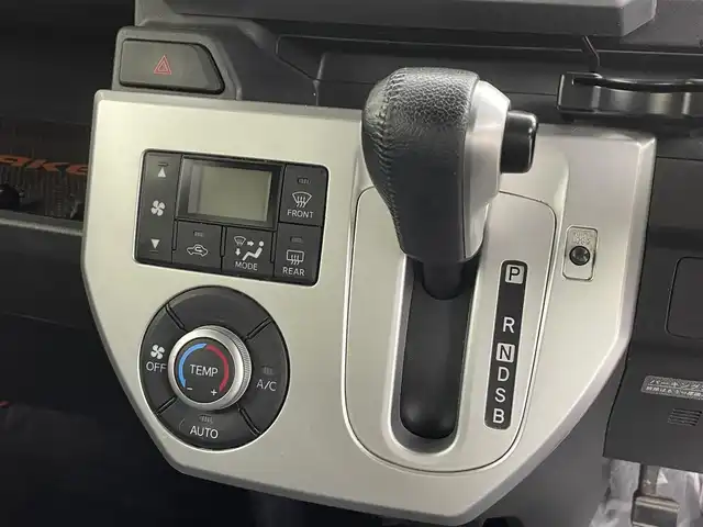 ダイハツ ウェイク G SA 埼玉県 2014(平26)年 8.3万km フェスタイエロー/パールホワイト2トーン 純正ナビ　両側電動スライドドア　バックカメラ　ＥＴＣ　ＬＥＤヘッドライト　前後ドライブレコーダー　フルセグＴＶ　ＣＤ／ＤＶＤ　Ｂｌｕｅｔｏｏｔｈ　衝突被害軽減　純正フロアマット　レーンアシスト