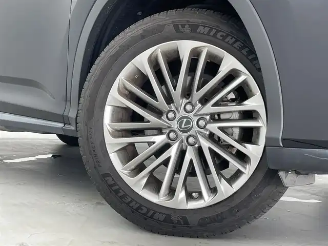 レクサス ＲＸ 450h バージョンL 群馬県 2020(令2)年 5.4万km ブラック ムーンルーフ/おくだけ充電/――――――――/三眼LEDヘッドライト/純正12.3インチナビ/（フルセグTV/Bluetooth/SD/CD/DVD/Miracast/USB）/パノラミックビューモニター/ステアリングヒーター/純正ビルトインETC2.0/前席/後席左右シートヒーター/前席シートベンチレーション/前席パワーシート/レクサスセーフティシステムプラス/・プリクラッシュセーフティ/・レーントレーシングアシスト/・オートマチックハイビーム/・レーダークルーズコントロール/・ロードサインアシスト/・先行車発進告知機能/パーキングサポートブレーキ/ブラインドスポットモニター