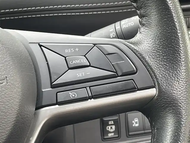 日産 セレナ ハイウェイスター Vセレクション 愛知県 2017(平29)年 7.3万km マルーンレッド 2トーン メーカーナビ　/ＤＴＶ　/ＢＴ　/ＣＤ／ＤＶＤ　/ＵＳＢ　/後席モニター　/全周囲アラウンドビューモニター　/両側パワースライドドア　/衝突軽減ブレーキ　/Ｆドラレコ　/純正フロアマット　/ＥＴＣ　/ステアリングスイッチ