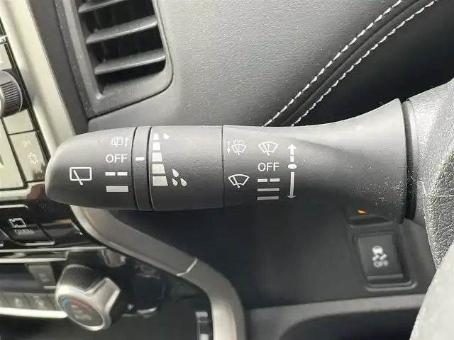 日産 セレナ ハイウェイスター Vセレクション 愛知県 2017(平29)年 7.3万km マルーンレッド 2トーン メーカーナビ　/ＤＴＶ　/ＢＴ　/ＣＤ／ＤＶＤ　/ＵＳＢ　/後席モニター　/全周囲アラウンドビューモニター　/両側パワースライドドア　/衝突軽減ブレーキ　/Ｆドラレコ　/純正フロアマット　/ＥＴＣ　/ステアリングスイッチ
