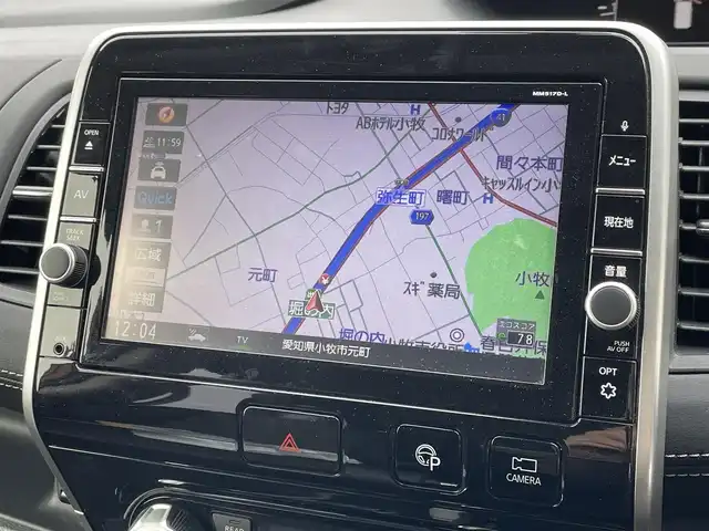 日産 セレナ ハイウェイスター Vセレクション 愛知県 2017(平29)年 7.3万km マルーンレッド 2トーン メーカーナビ　/ＤＴＶ　/ＢＴ　/ＣＤ／ＤＶＤ　/ＵＳＢ　/後席モニター　/全周囲アラウンドビューモニター　/両側パワースライドドア　/衝突軽減ブレーキ　/Ｆドラレコ　/純正フロアマット　/ＥＴＣ　/ステアリングスイッチ