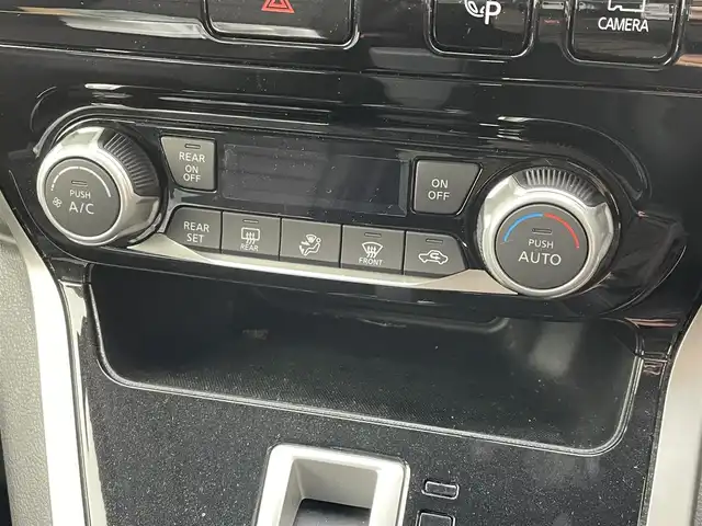 日産 セレナ ハイウェイスター Vセレクション 愛知県 2017(平29)年 7.3万km マルーンレッド 2トーン メーカーナビ　/ＤＴＶ　/ＢＴ　/ＣＤ／ＤＶＤ　/ＵＳＢ　/後席モニター　/全周囲アラウンドビューモニター　/両側パワースライドドア　/衝突軽減ブレーキ　/Ｆドラレコ　/純正フロアマット　/ＥＴＣ　/ステアリングスイッチ