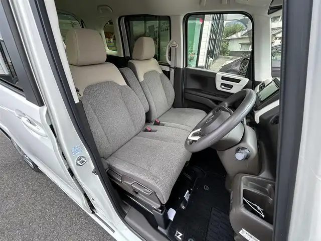 ホンダ Ｎ ＢＯＸ L 愛媛県 2023(令5)年 1.1万km プラチナホワイトパール Strada7型ナビ(BT/フルセグTV)/バックカメラ/片側電動スライドドア/ホンダセンシング/アダプティブクルーズコントロール/バックソナー/前後ドライブレコーダー/前席シートヒーター/LEDヘッドライト/オートライト/オートマチックハイビーム/アイドリングストップ/電動パーキングブレーキ/ステアリングリモコン/電格ミラー/後席サンシェイド/シガーソケット/純正ホイールキャップ/現状サマー(鉄)(155/65/R14)/DUNLOP ENASAVE EC300