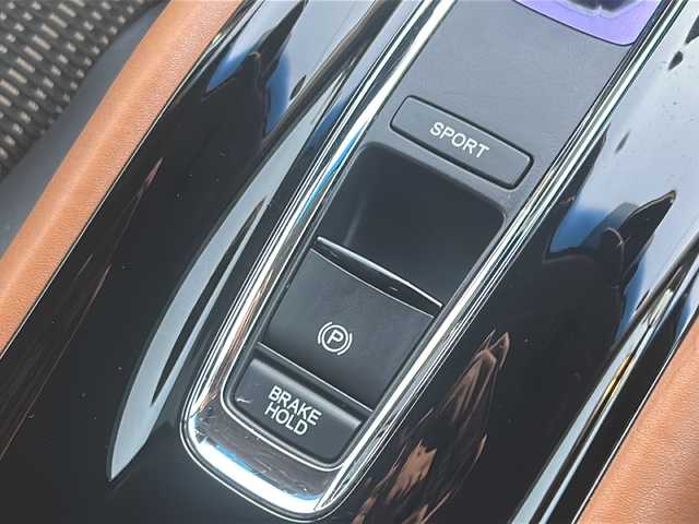 ホンダ ヴェゼル ハイブリッド Z 長野県 2014(平26)年 10.4万km プレミアムディープロッソパール (株)IDOMが運営する【じしゃロン長野店】の自社ローン専用車両になります。こちらは現金またはオートローンご利用時の価格です。自社ローンご希望の方は別途その旨お申付け下さい/純正ナビ/Bluetooth/バックカメラ/フルセグテレビ/ETC/シートヒーター/純正ホイール