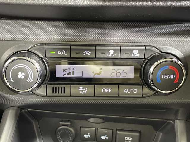 トヨタ ライズ Z 神奈川県 2022(令4)年 1.8万km ブラックマイカメタリック 社外SDナビ【CN-HE01WD】/AM/FM フルセグ Bluetooth　CD　DVD USB/バックカメラ/全車速追従機能付アダプティブクルーズコントロール/前席シートヒーター/前後ドライブレコーダー/ビルトインETC/スマートキー/スペアキー/スマートアシスト/純正LEDヘッドライト/フォグライト/オートライト/アダプティブドライビングハイビーム/純正17インチアルミホイール付きサマータイヤ/レーンキープコントロール/衝突回避支援ブレーキ/ビークルスタビリティコントロール/前後コーナーセンサー/盗難防止装置/アイドリングストップ