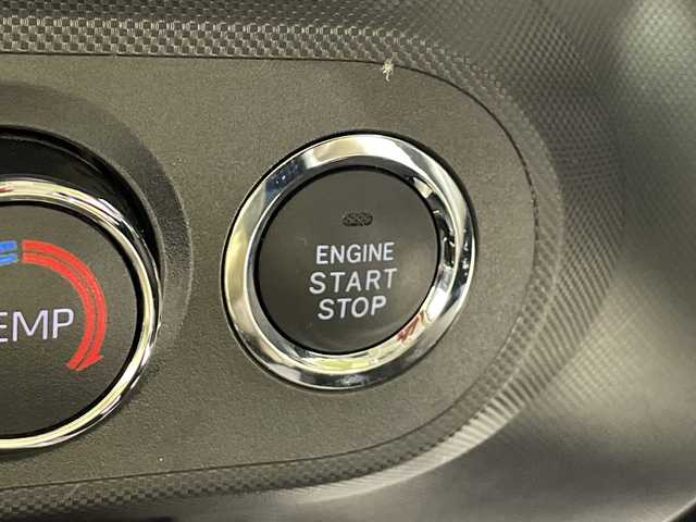 トヨタ ライズ Z 神奈川県 2022(令4)年 1.8万km ブラックマイカメタリック 社外SDナビ【CN-HE01WD】/AM/FM フルセグ Bluetooth　CD　DVD USB/バックカメラ/全車速追従機能付アダプティブクルーズコントロール/前席シートヒーター/前後ドライブレコーダー/ビルトインETC/スマートキー/スペアキー/スマートアシスト/純正LEDヘッドライト/フォグライト/オートライト/アダプティブドライビングハイビーム/純正17インチアルミホイール付きサマータイヤ/レーンキープコントロール/衝突回避支援ブレーキ/ビークルスタビリティコントロール/前後コーナーセンサー/盗難防止装置/アイドリングストップ