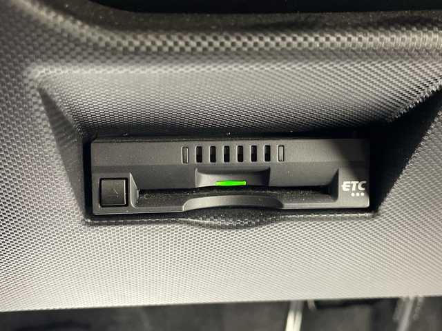 トヨタ ライズ Z 神奈川県 2022(令4)年 1.8万km ブラックマイカメタリック 社外SDナビ【CN-HE01WD】/AM/FM フルセグ Bluetooth　CD　DVD USB/バックカメラ/全車速追従機能付アダプティブクルーズコントロール/前席シートヒーター/前後ドライブレコーダー/ビルトインETC/スマートキー/スペアキー/スマートアシスト/純正LEDヘッドライト/フォグライト/オートライト/アダプティブドライビングハイビーム/純正17インチアルミホイール付きサマータイヤ/レーンキープコントロール/衝突回避支援ブレーキ/ビークルスタビリティコントロール/前後コーナーセンサー/盗難防止装置/アイドリングストップ