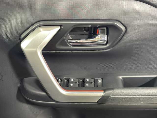 トヨタ ライズ Z 神奈川県 2022(令4)年 1.8万km ブラックマイカメタリック 社外SDナビ【CN-HE01WD】/AM/FM フルセグ Bluetooth　CD　DVD USB/バックカメラ/全車速追従機能付アダプティブクルーズコントロール/前席シートヒーター/前後ドライブレコーダー/ビルトインETC/スマートキー/スペアキー/スマートアシスト/純正LEDヘッドライト/フォグライト/オートライト/アダプティブドライビングハイビーム/純正17インチアルミホイール付きサマータイヤ/レーンキープコントロール/衝突回避支援ブレーキ/ビークルスタビリティコントロール/前後コーナーセンサー/盗難防止装置/アイドリングストップ