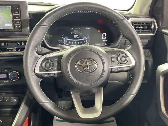 トヨタ ライズ Z 神奈川県 2022(令4)年 1.8万km ブラックマイカメタリック 社外SDナビ【CN-HE01WD】/AM/FM フルセグ Bluetooth　CD　DVD USB/バックカメラ/全車速追従機能付アダプティブクルーズコントロール/前席シートヒーター/前後ドライブレコーダー/ビルトインETC/スマートキー/スペアキー/スマートアシスト/純正LEDヘッドライト/フォグライト/オートライト/アダプティブドライビングハイビーム/純正17インチアルミホイール付きサマータイヤ/レーンキープコントロール/衝突回避支援ブレーキ/ビークルスタビリティコントロール/前後コーナーセンサー/盗難防止装置/アイドリングストップ