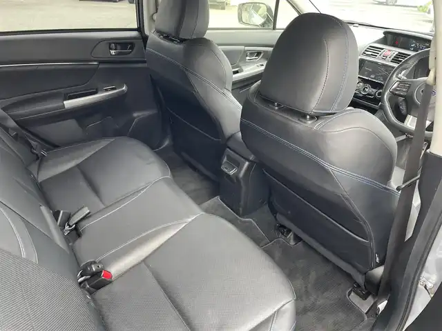 スバル レヴォーグ 1．6GT－S アイサイト 東京都 2014(平26)年 9.8万km アイスシルバーメタリック (株)IDOMが運営する【じしゃロン昭島店】の自社ローン専用車両になります。こちらは現金またはオートローンご利用時の価格です。自社ローンご希望の方は別途その旨お申付け下さい/ディーラーOPナビ/BT/フルセグTV/CD/DVD/ワンオーナー/バックカメラ/ETC付/パワーシート（D＋N）/シートヒーター（D+N）/レザーシート/LEDライト/USB入力端子/スマートキー/コーナーセンサー（前後）/電動格納ミラー/純正フロアマット