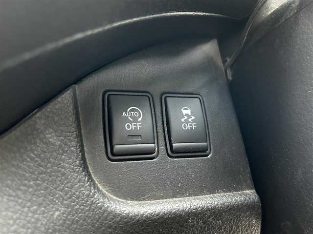 日産 セレナ ハイウェイS S HV Aセーフ 福岡県 2014(平26)年 9.8万km ダイヤモンドブラック 衝突軽減ブレーキ/クルーズコントロール/純正HDDナビ/Bluetoothオーディオ/USB接続/アラウンドビューモニター/フルセグTV/ビルトインETC/後席モニター/前方ドライブレコーダー/両側パワースライドドア/純正フロアマット/純正アルミホイール/LEDヘッドライト/レーンキープアシスト