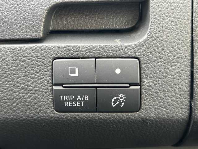 日産 セレナ ハイウェイS S HV Aセーフ 福岡県 2014(平26)年 9.8万km ダイヤモンドブラック 衝突軽減ブレーキ/クルーズコントロール/純正HDDナビ/Bluetoothオーディオ/USB接続/アラウンドビューモニター/フルセグTV/ビルトインETC/後席モニター/前方ドライブレコーダー/両側パワースライドドア/純正フロアマット/純正アルミホイール/LEDヘッドライト/レーンキープアシスト