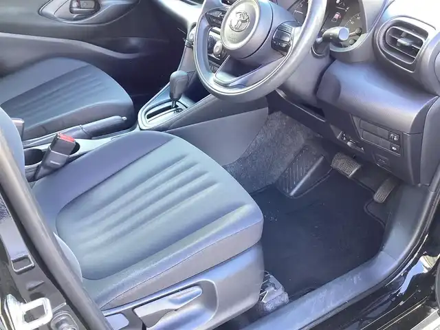 トヨタ ヤリス X 福島県 2022(令4)年 3.7万km ブラック  ト ヨ タ セ  ー フ テ  ィ セ ン ス/ 純 正 デ ィ ス プ レ イ オ ー デ ィ オ/ バ ッ ク カ メ ラ/ ブ ラ イ ン ド ス ポ ッ ト モ ニ タ ー/ ク リ ア ラ ン ス ソ ナ ー/ オ ー ト ラ イ ト/ 横 滑 り 防 止 / 電 動 格 納 ミ ラ ー/ 純 正 フ ロ ア マ ッ ト/ 取 扱 説 明 書