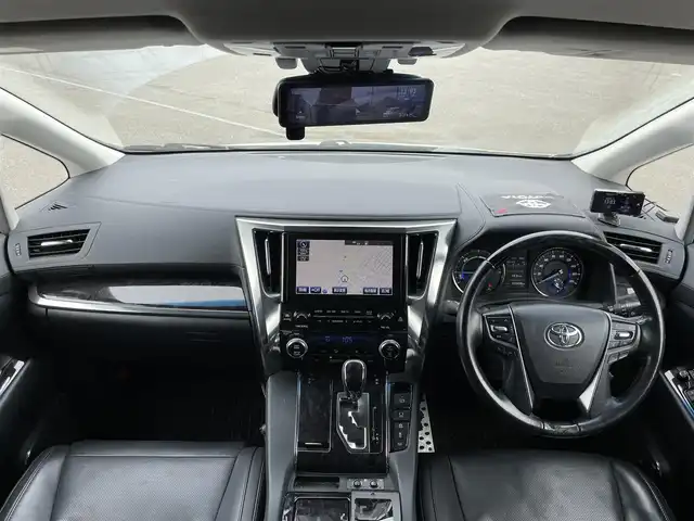 トヨタ アルファードハイブリット SR Cパッケージ 道央・札幌 2018(平30)年 10.4万km ホワイトパールクリスタルシャイン ４WD/TRDエアロ/JBLプレミアムサウンドシステム/純正ディーラーOPナビ/CD/DVD/BT/フルセグ/純正フリップダウンモニター/トヨタセーフティセンス/プリクラッシュセーフティ/横滑り防止装置/レーダークルーズコントロール/レーンキープアシスト/クリアランスソナー/ブラインドスポットモニター/パーキングサポートブレーキ/リアクロストラフィックアラート/ロードサインアシスト/アラウンドビューモニター/ビルトインETC2.0/ドライブレコーダー/デジタルインナーミラー/両側パワースライドドア/パワーバックドア/前席/２列目パワーシート/前席/２列目シートヒーター/前席エアシート/D席メモリーシート/N席/２列目オットマン/ステアリングリモコン/ハンドルヒーター/AC100V/電動パーキング/ブレーキホールド/プッシュスタート/スマートキー/LEDヘッドライト/オートライト/オートハイビーム/フォグランプ/電動格納ミラー/ウィンカーミラー/純正フロアマット/ドアバイザー/スペアキー/h粗衣社外AW付夏タイヤ積込/245/40/R20/2022年/山1mm