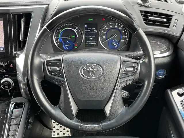 トヨタ アルファードハイブリット SR Cパッケージ 道央・札幌 2018(平30)年 10.4万km ホワイトパールクリスタルシャイン ４WD/TRDエアロ/JBLプレミアムサウンドシステム/純正ディーラーOPナビ/CD/DVD/BT/フルセグ/純正フリップダウンモニター/トヨタセーフティセンス/プリクラッシュセーフティ/横滑り防止装置/レーダークルーズコントロール/レーンキープアシスト/クリアランスソナー/ブラインドスポットモニター/パーキングサポートブレーキ/リアクロストラフィックアラート/ロードサインアシスト/アラウンドビューモニター/ビルトインETC2.0/ドライブレコーダー/デジタルインナーミラー/両側パワースライドドア/パワーバックドア/前席/２列目パワーシート/前席/２列目シートヒーター/前席エアシート/D席メモリーシート/N席/２列目オットマン/ステアリングリモコン/ハンドルヒーター/AC100V/電動パーキング/ブレーキホールド/プッシュスタート/スマートキー/LEDヘッドライト/オートライト/オートハイビーム/フォグランプ/電動格納ミラー/ウィンカーミラー/純正フロアマット/ドアバイザー/スペアキー/h粗衣社外AW付夏タイヤ積込/245/40/R20/2022年/山1mm