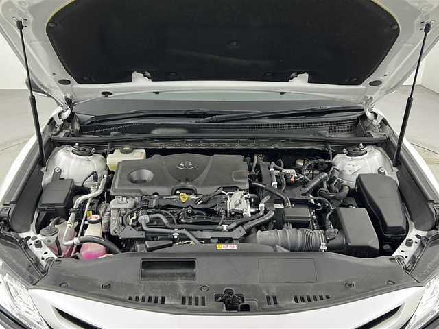 トヨタ カムリ WS 愛知県 2019(平31)年 4.2万km アティチュードブラックマイカ/プラチナホワイトパールマイカ 禁煙車/純正9インチナビ/（CD/DVD/Bluetooth/フルセグTV/AM/FM)/バックカメラ/トヨタセーフティセンス/・プリクラッシュセーフティ/・レーンキープアシスト/・オートマチックハイビーム/・追従式クルーズコントロール/・誤発進抑制機能/ブラインドスポットモニター/ETC/パワーシート/ドライブレコーダー/パドルシフト/純正アルミホイール/純正フロアマット/社外レーダー/スマートキー/プッシュスタート