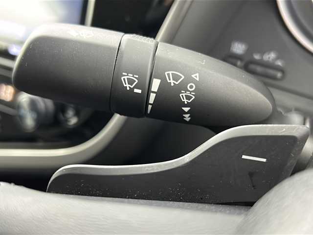 トヨタ カムリ WS 愛知県 2019(平31)年 4.2万km アティチュードブラックマイカ/プラチナホワイトパールマイカ 禁煙車/純正9インチナビ/（CD/DVD/Bluetooth/フルセグTV/AM/FM)/バックカメラ/トヨタセーフティセンス/・プリクラッシュセーフティ/・レーンキープアシスト/・オートマチックハイビーム/・追従式クルーズコントロール/・誤発進抑制機能/ブラインドスポットモニター/ETC/パワーシート/ドライブレコーダー/パドルシフト/純正アルミホイール/純正フロアマット/社外レーダー/スマートキー/プッシュスタート