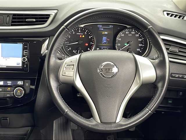 日産 エクストレイル 20Xt エマージェンシーブレーキ 鹿児島県 2016(平28)年 7.1万km ダイヤモンドブラック 純正SDナビ/(BT/CD/DVD/AM/FM/フルセグTV)/エマージェンシーブレーキ/バックカメラ/前席シートヒーター/純正後席フリップダウンモニター/パートアイム4WD/アイドリングストップ/前後コーナーセンサー/レーンキープアシスト/アイドリングストップ/ステアリングスイッチ/ダウンアシストコントロール/純正フロアマット/純正LEDヘッドライト/純正17インチアルミホイール/保証書/取扱説明書